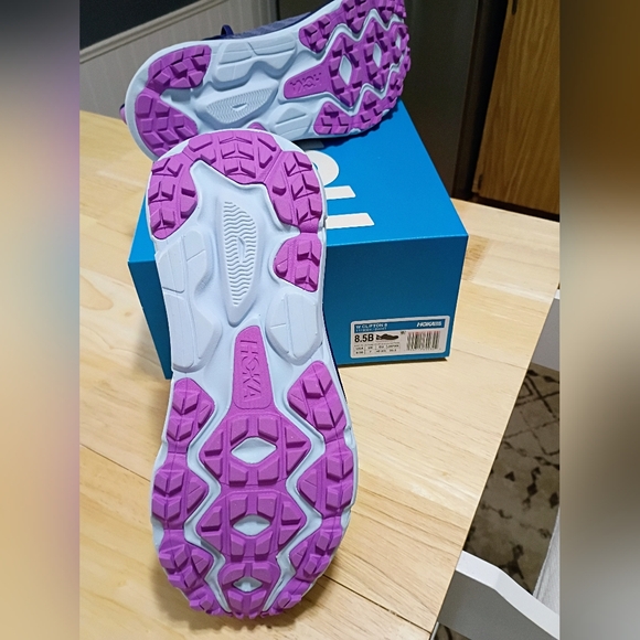 NEW Hoka Women's Blue and Purple Athletic Shoes - Picture 5 of 8